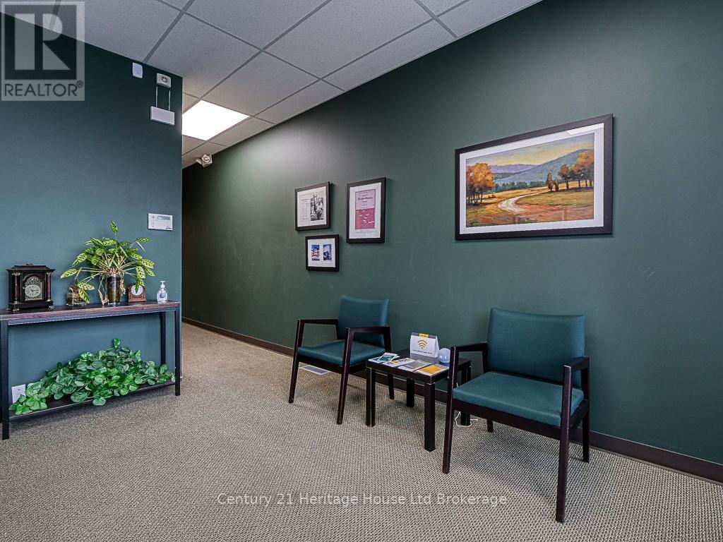 11 Riddell Street, Woodstock (Woodstock - North), ON