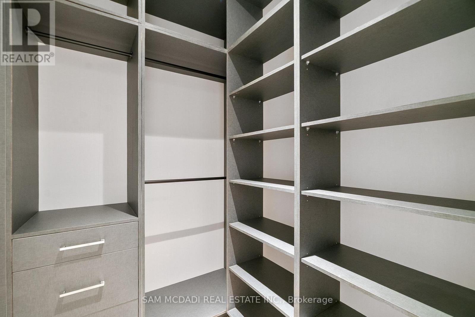 84 Pebbleridge Place, Oakville, ON - Indoor With Storage