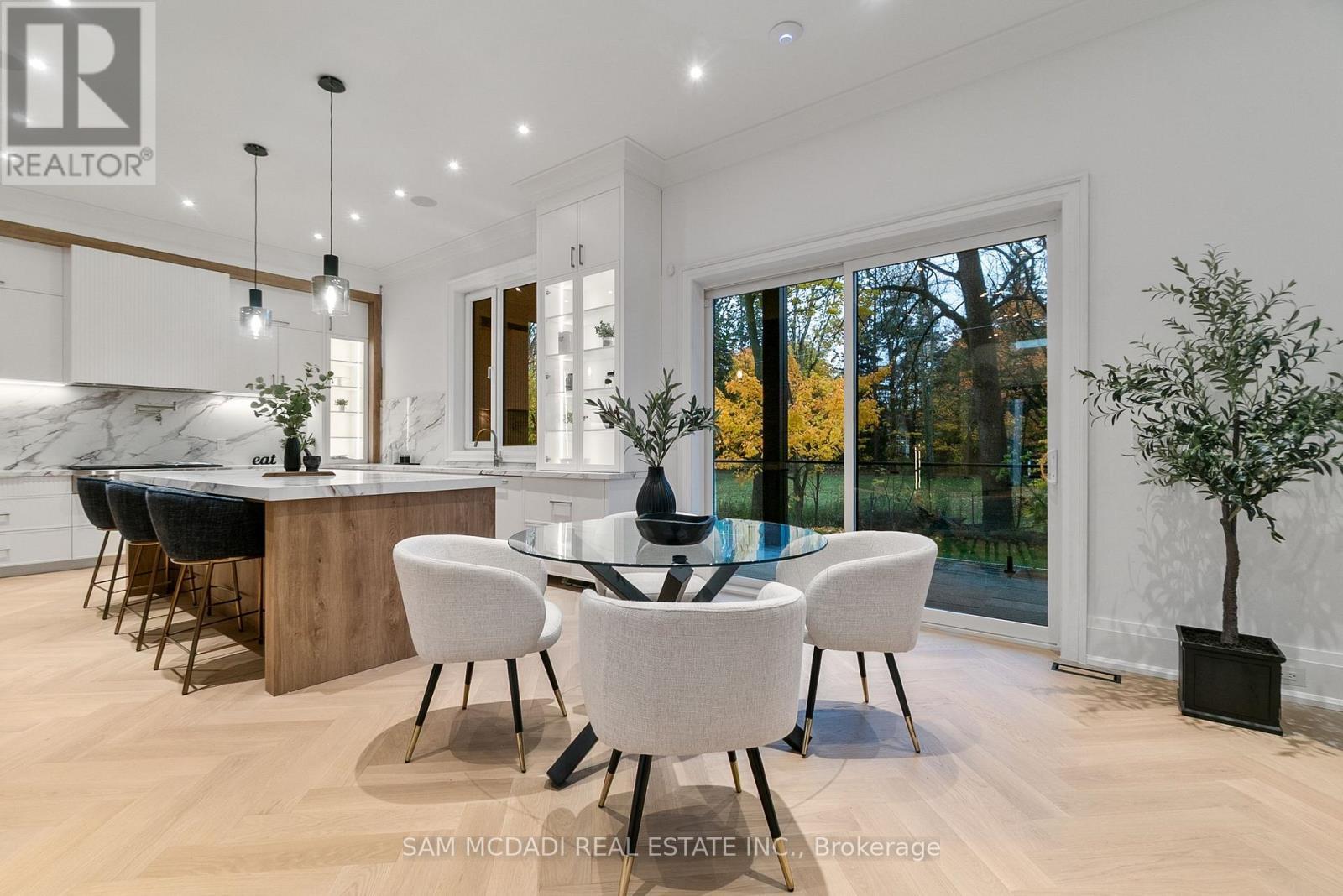 84 Pebbleridge Place, Oakville, ON - Indoor Photo Showing Dining Room
