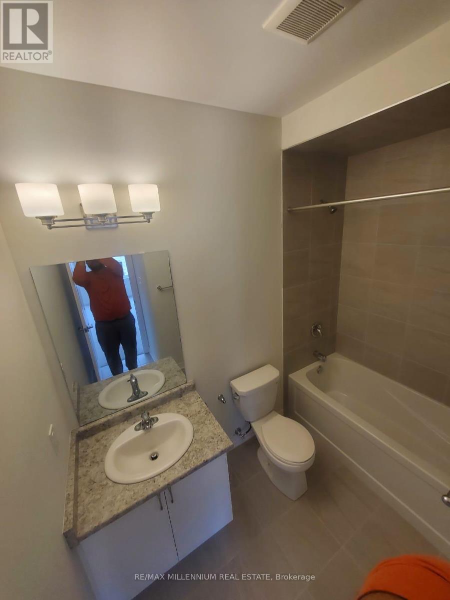 21 - 45 Fieldridge Crescent, Brampton, ON - Indoor Photo Showing Bathroom
