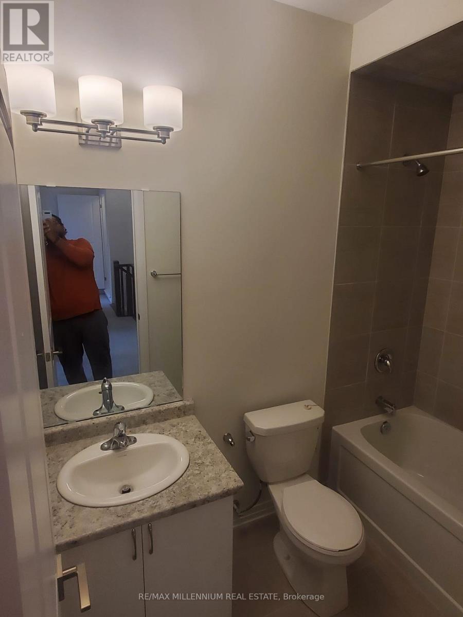 21 - 45 Fieldridge Crescent, Brampton, ON - Indoor Photo Showing Bathroom