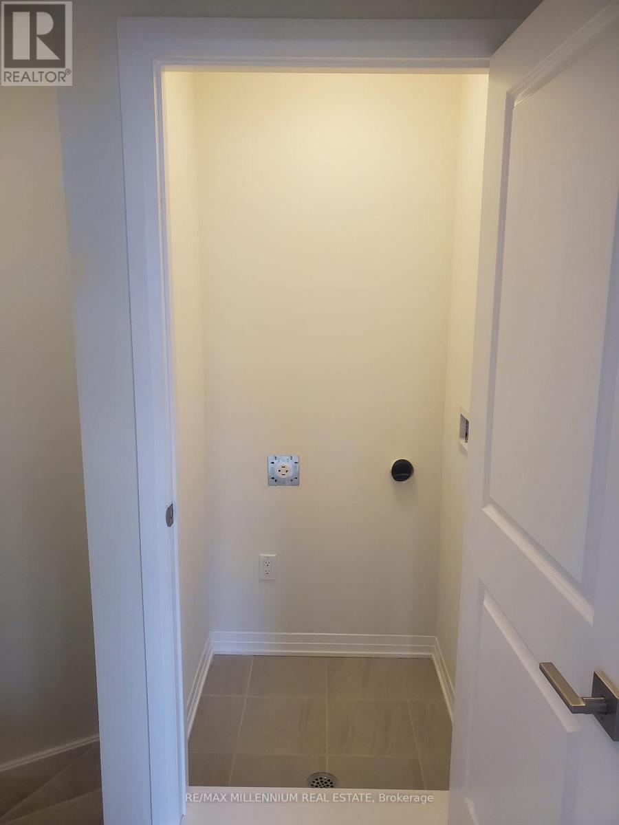 21 - 45 Fieldridge Crescent, Brampton, ON - Indoor Photo Showing Other Room