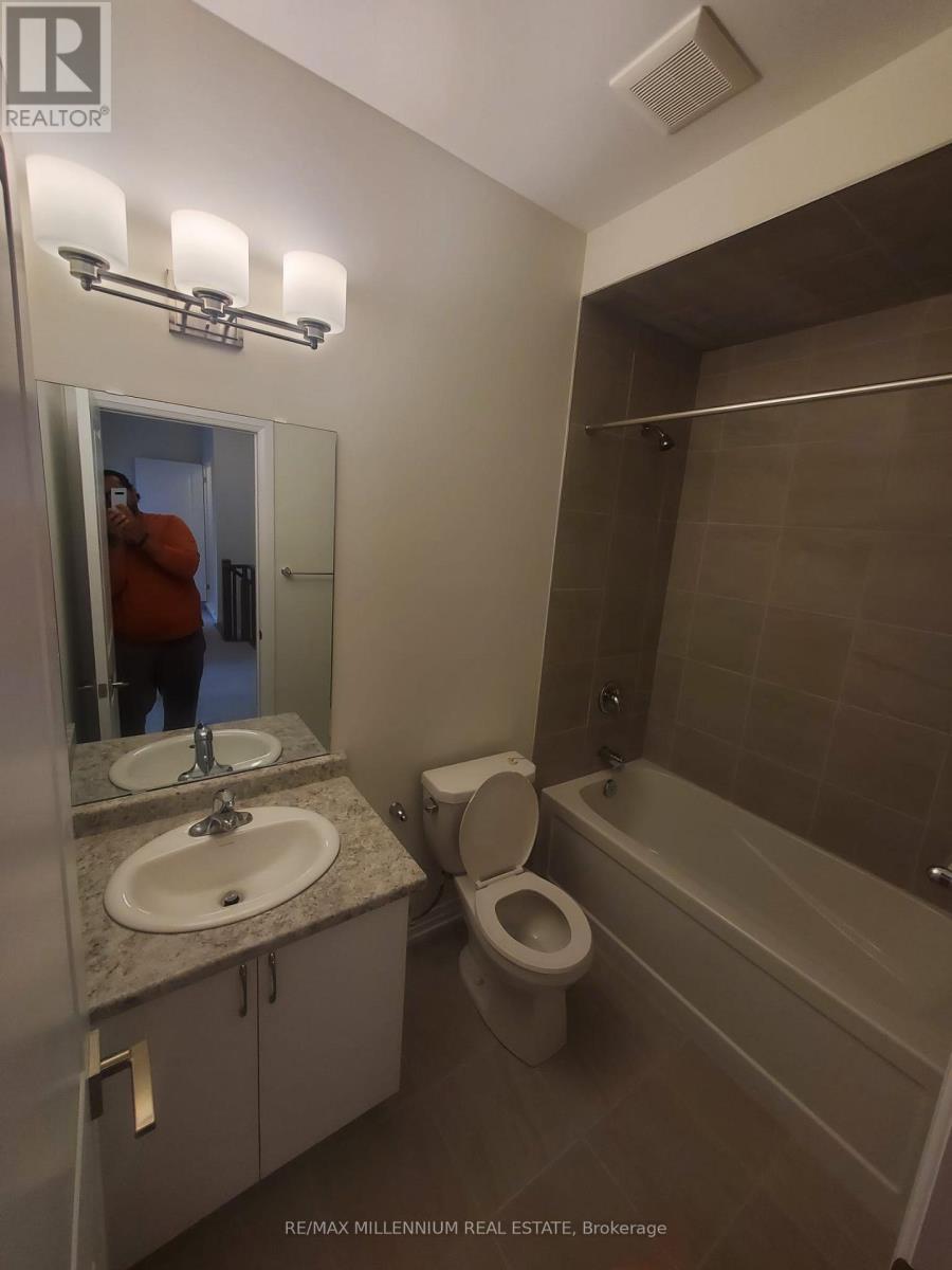 21 - 45 Fieldridge Crescent, Brampton, ON - Indoor Photo Showing Bathroom