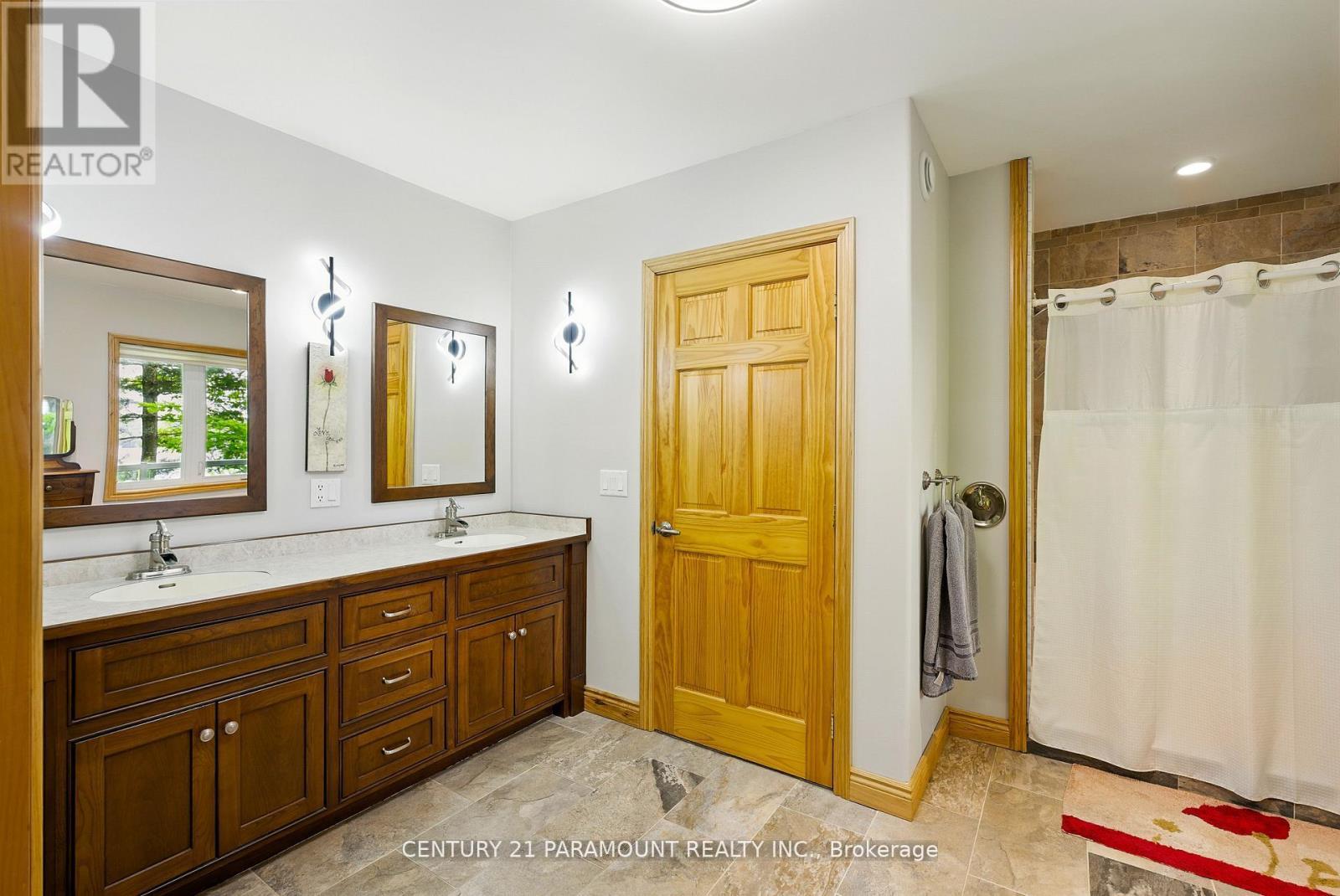 276 Jeffrey Road N, Ryerson, ON - Indoor Photo Showing Bathroom