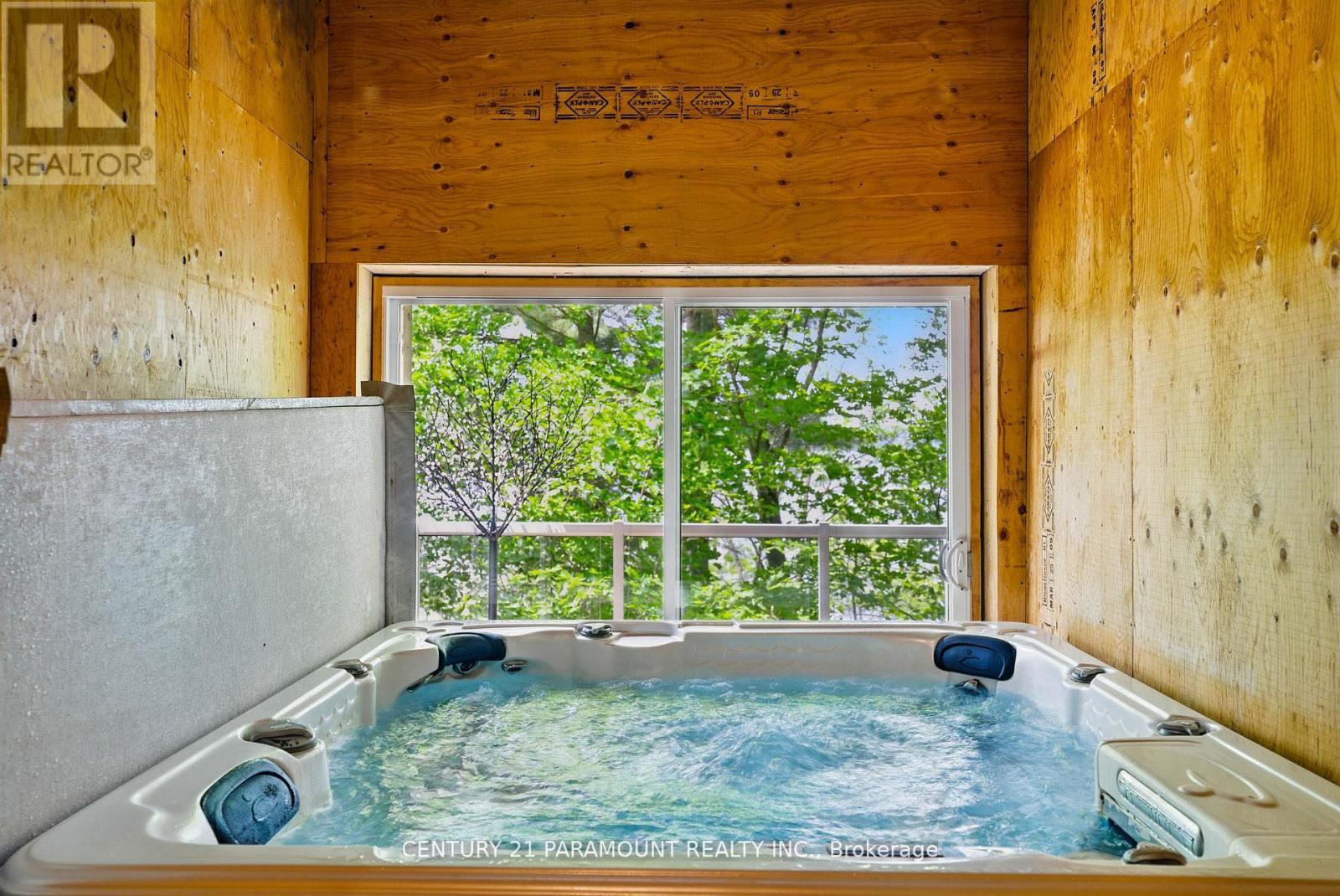 276 Jeffrey Road N, Ryerson, ON - Indoor Photo Showing Other Room