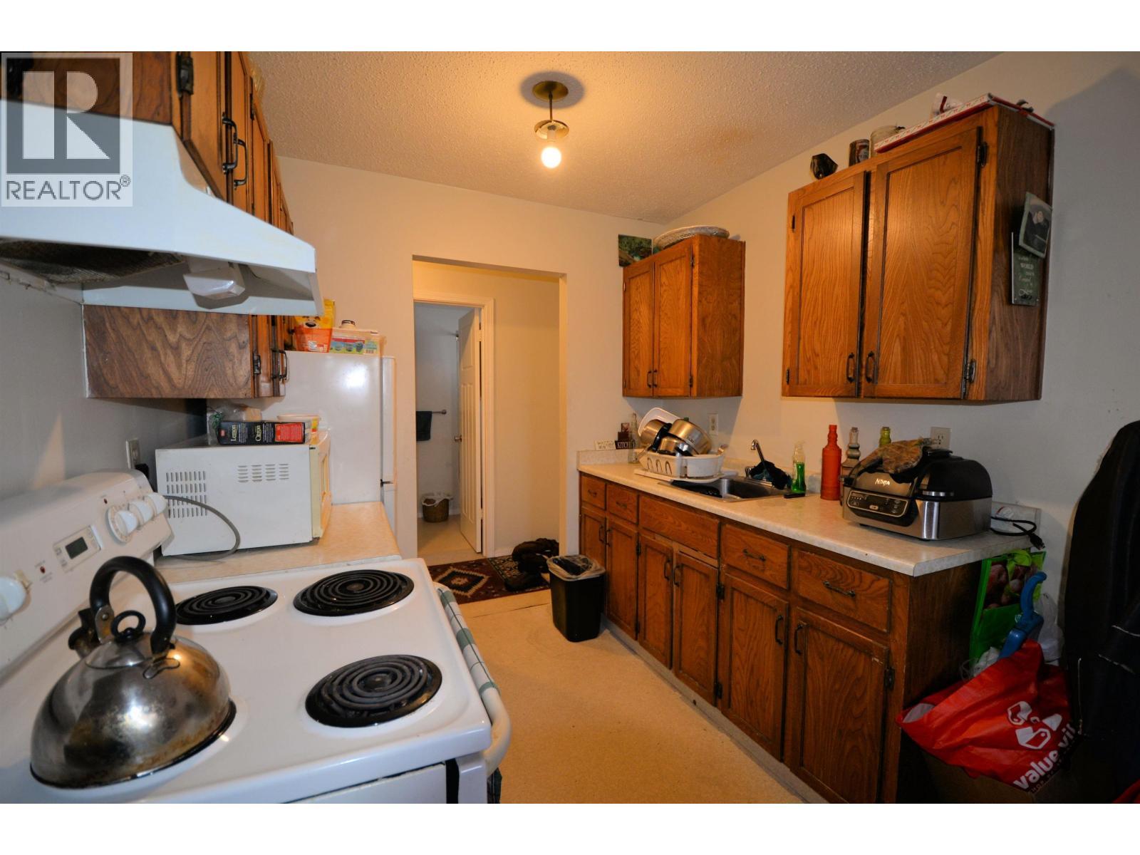 1917 Spruce Street, Prince George, BC - Indoor Photo Showing Kitchen