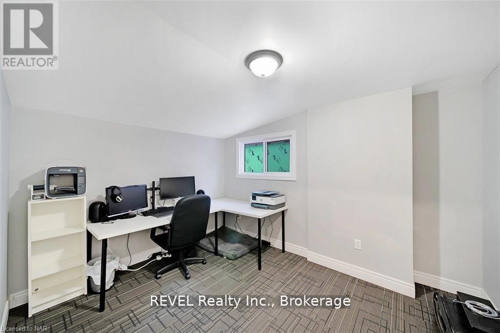 4102 Portage Road, Niagara Falls (Cherrywood), ON - Indoor Photo Showing Office