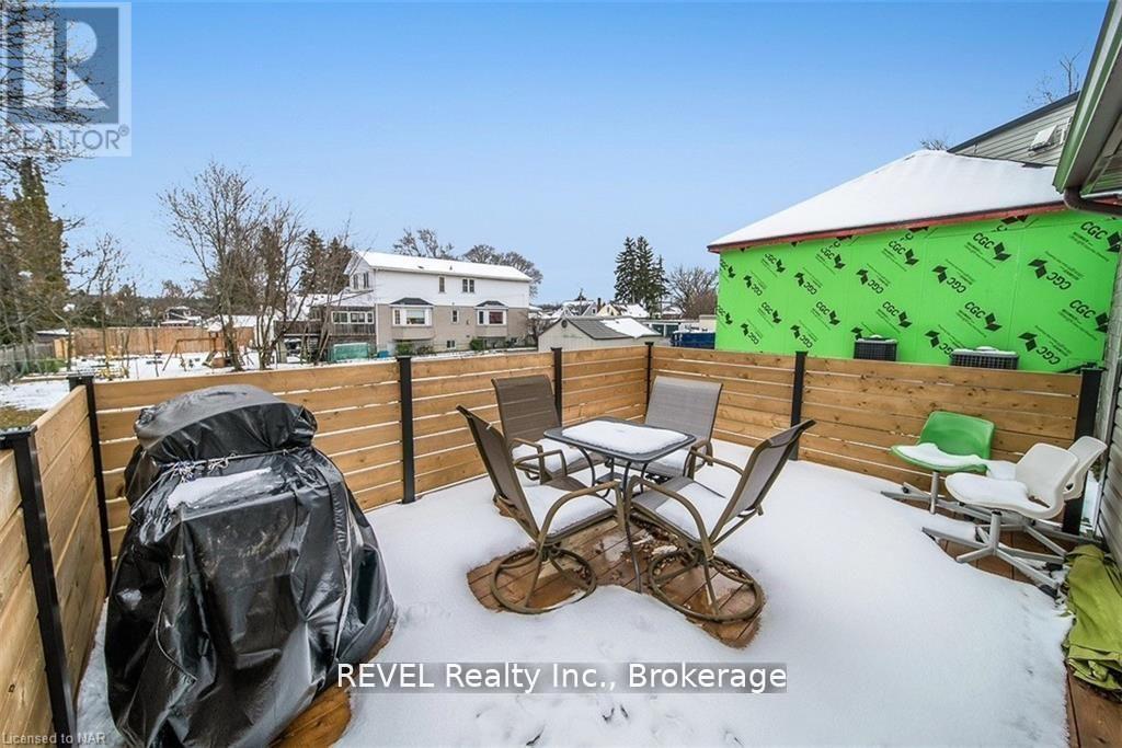 4102 Portage Road, Niagara Falls (Cherrywood), ON - Outdoor