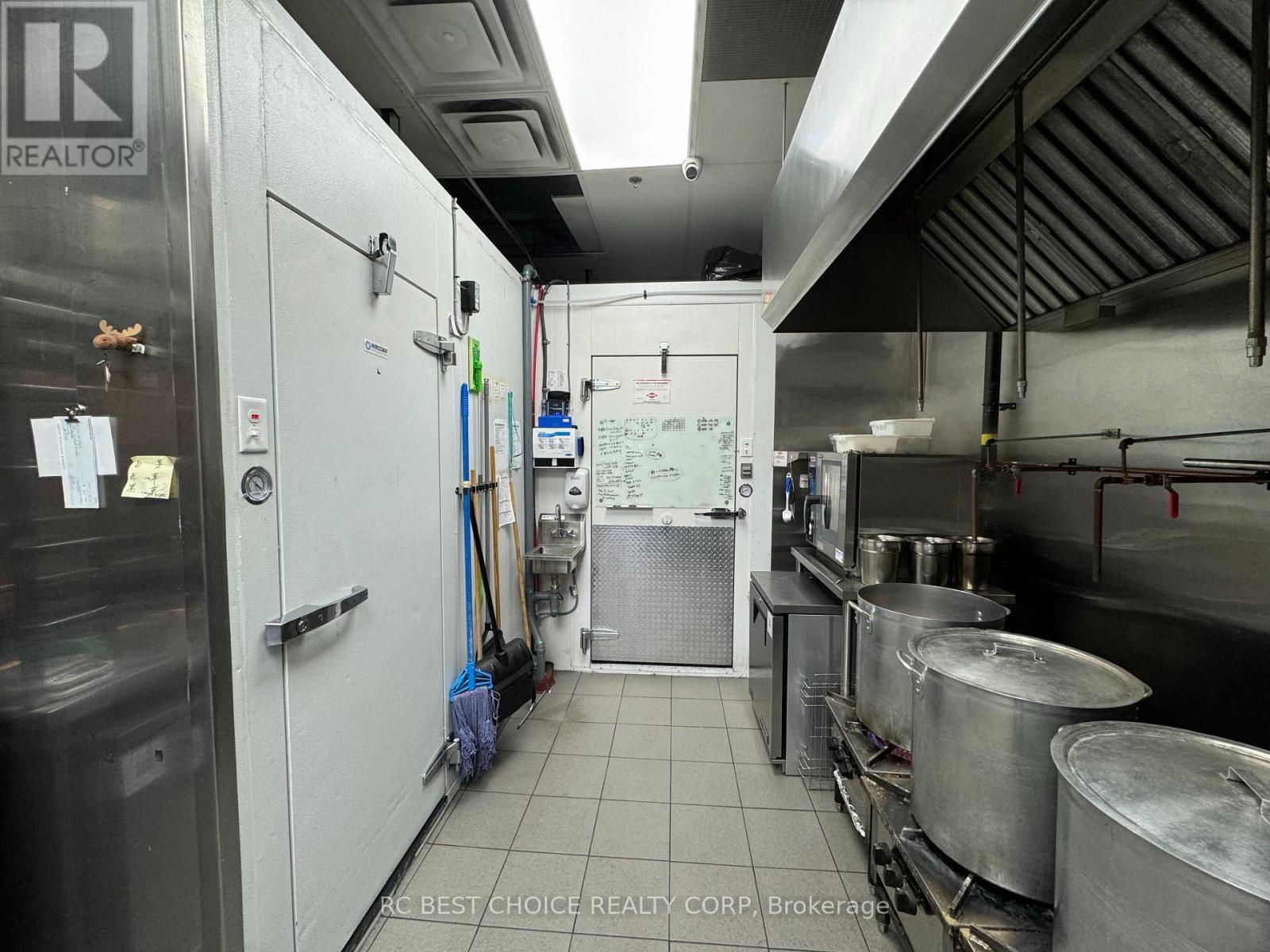 3 - 2131 Yonge Street, Toronto, ON