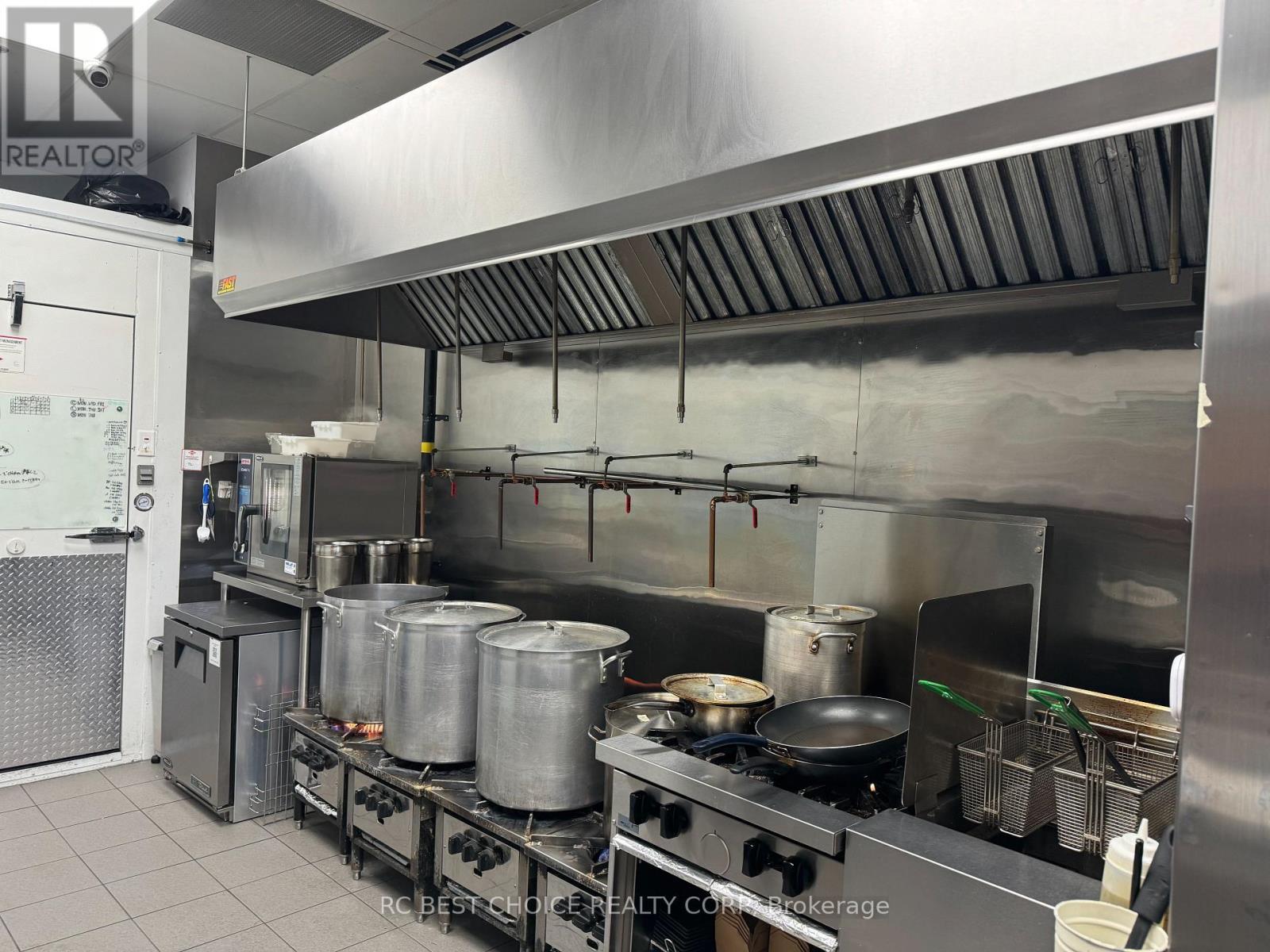 3 - 2131 Yonge Street, Toronto, ON