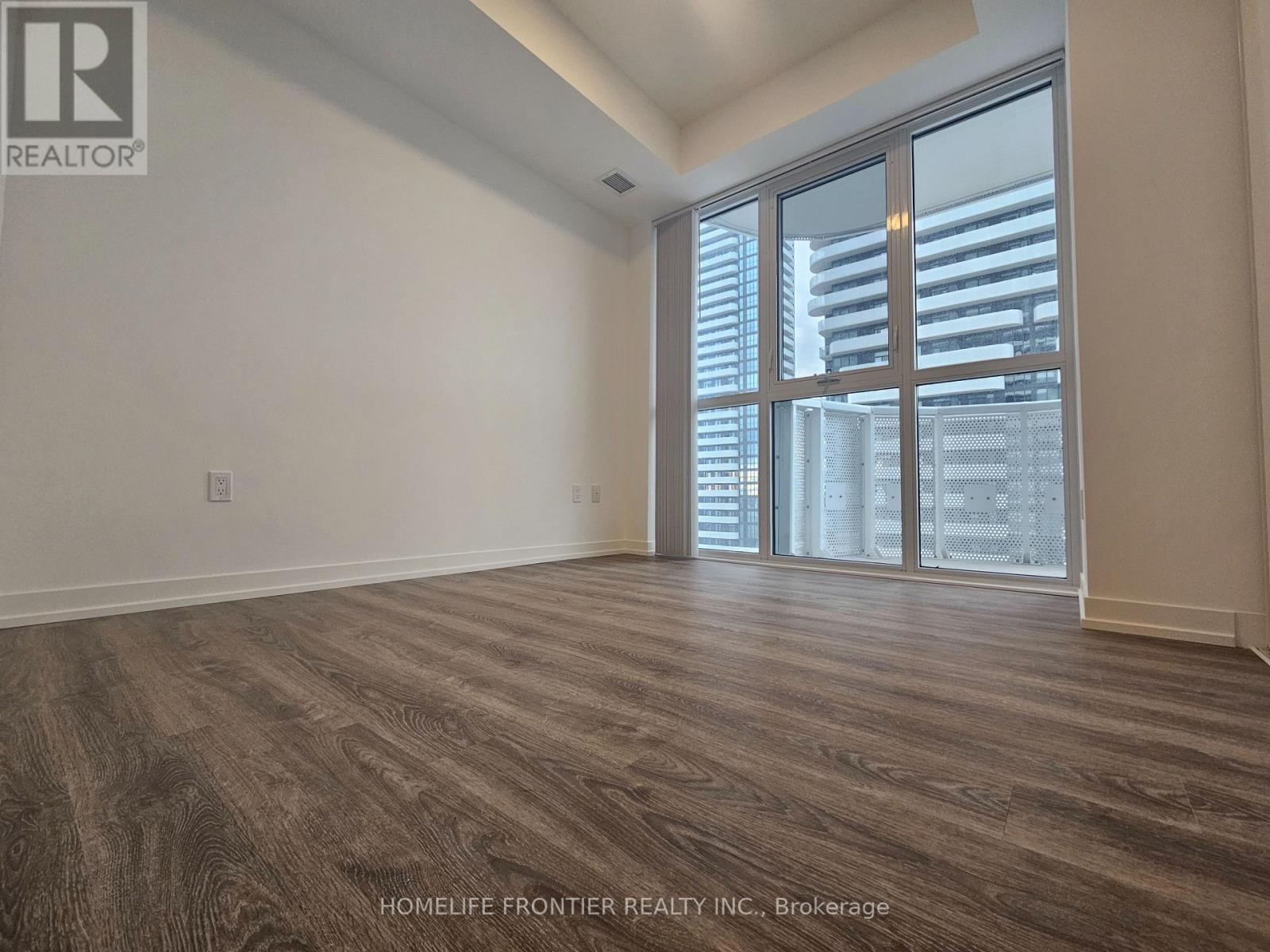 902 - 8 Interchange Way, Vaughan, ON - Indoor Photo Showing Other Room