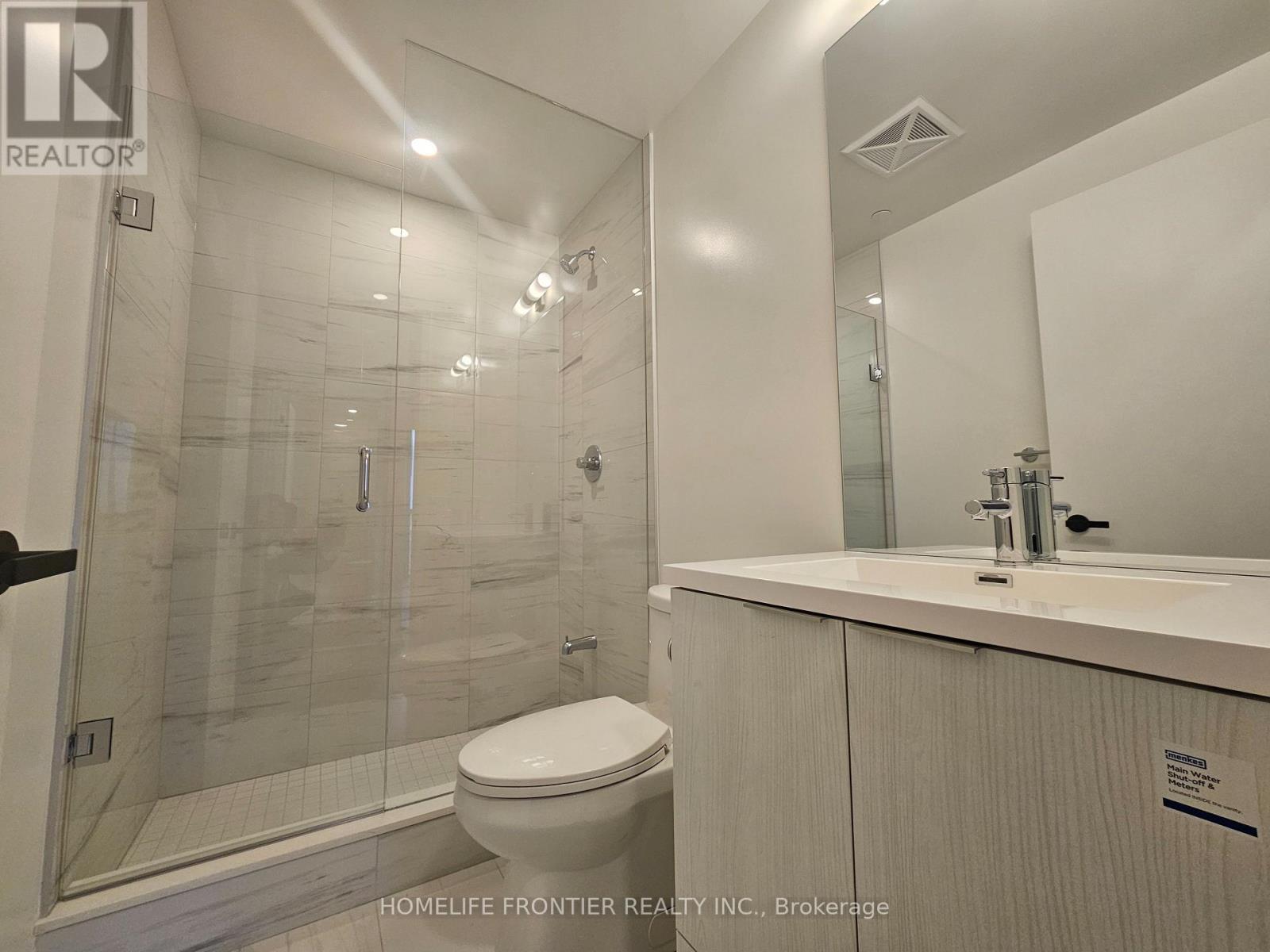 902 - 8 Interchange Way, Vaughan, ON - Indoor Photo Showing Bathroom