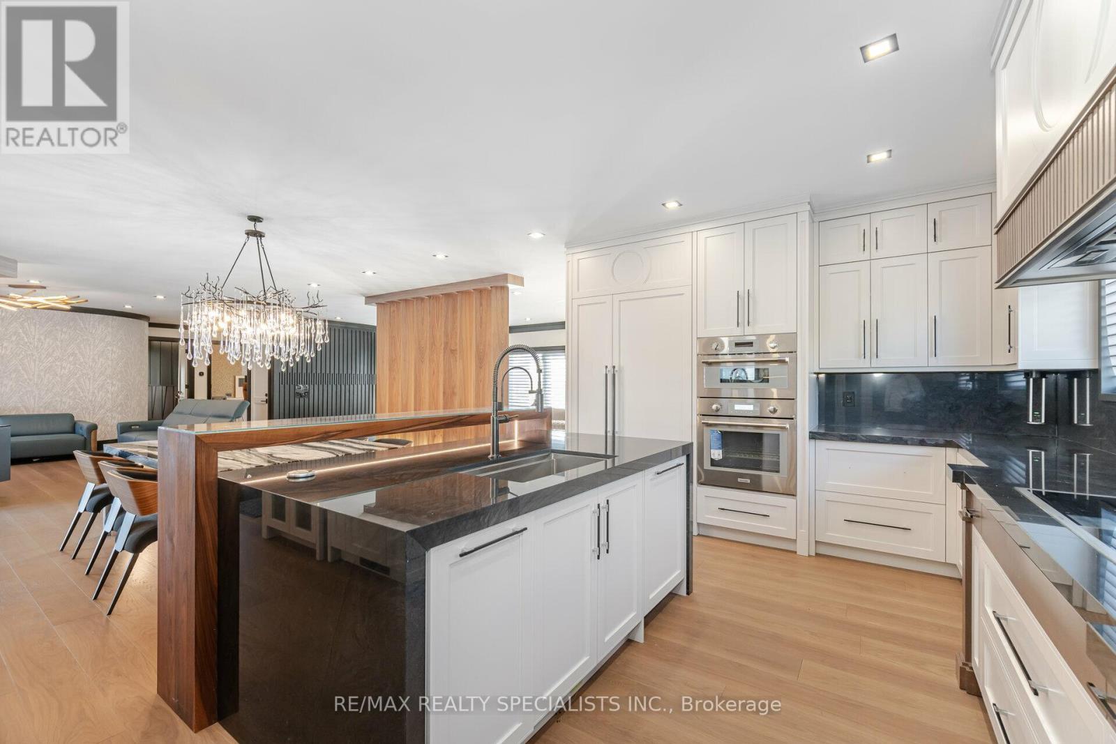 2991 Concession Rd 4 N, Adjala-Tosorontio, ON - Indoor Photo Showing Kitchen With Upgraded Kitchen