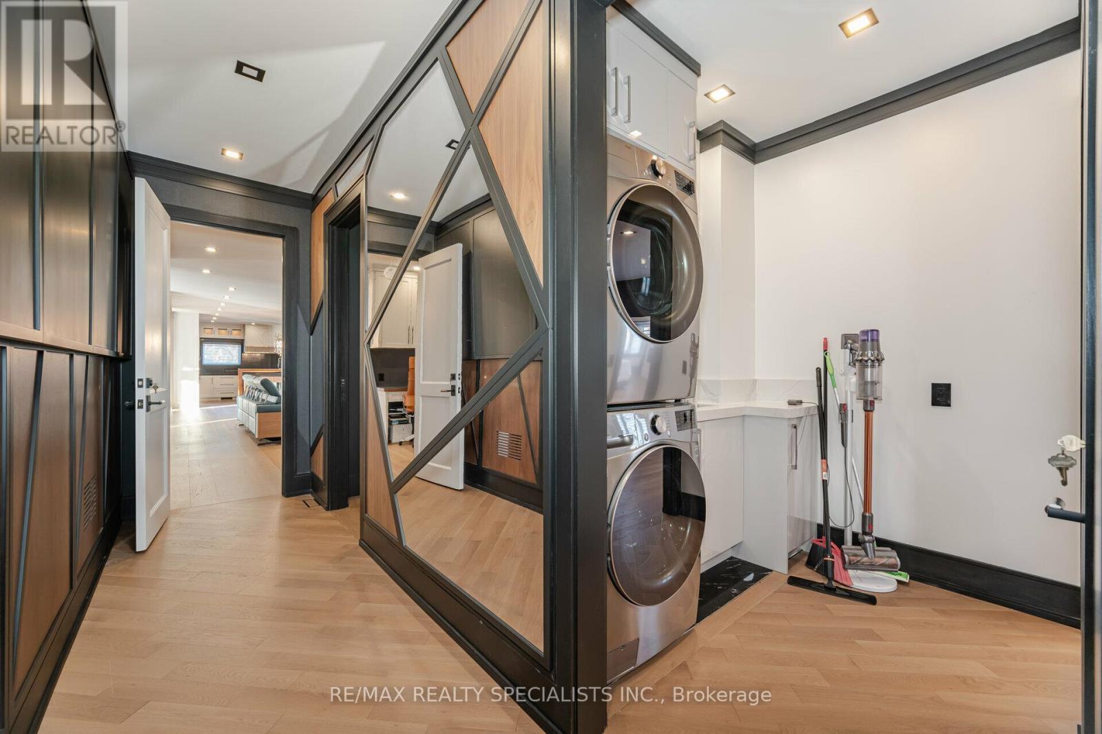 2991 Concession Rd 4 N, Adjala-Tosorontio, ON - Indoor Photo Showing Laundry Room