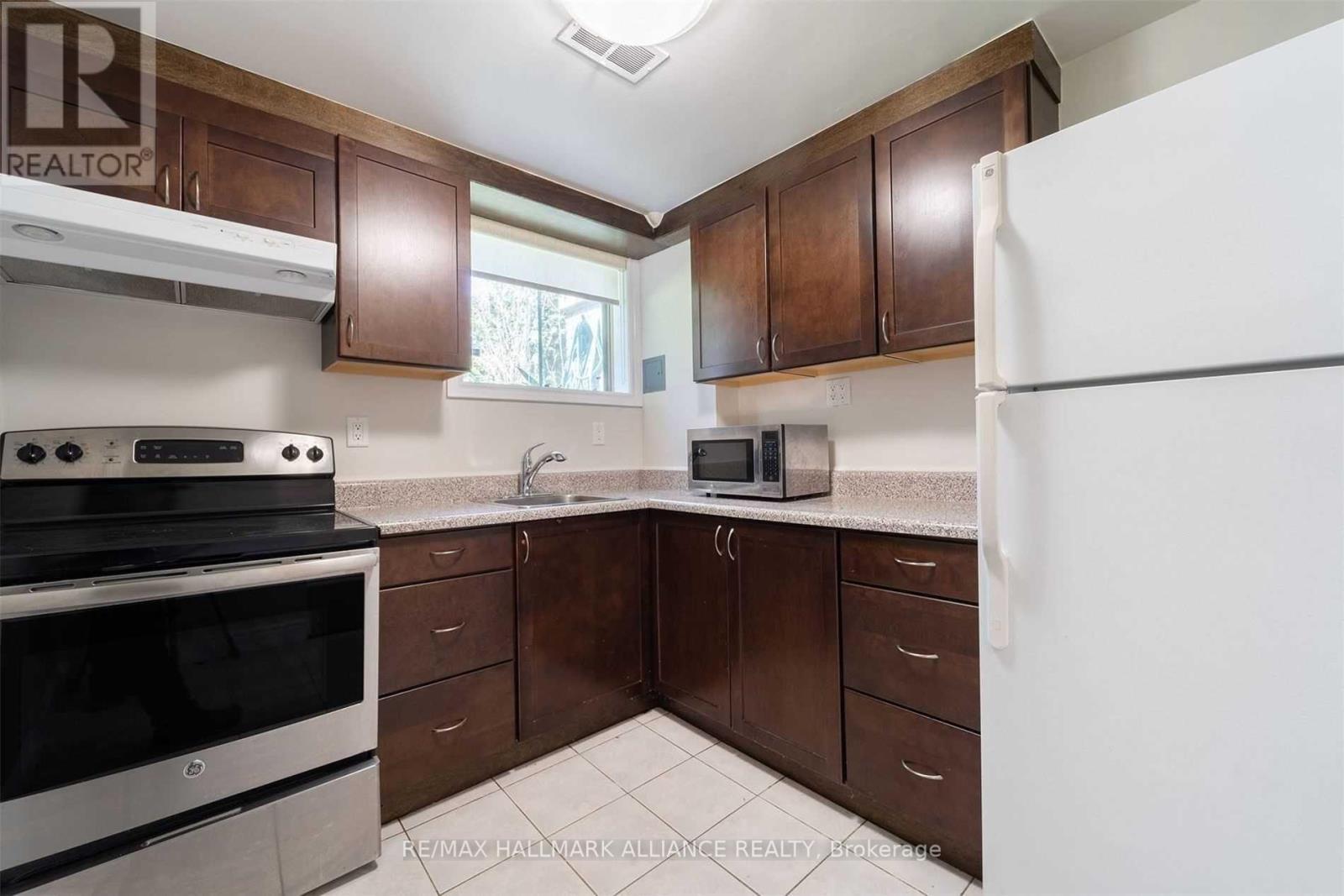 1346 Mississauga Road, Mississauga, ON - Indoor Photo Showing Kitchen