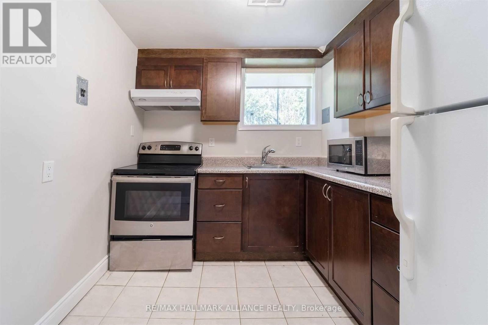 1346 Mississauga Road, Mississauga, ON - Indoor Photo Showing Kitchen