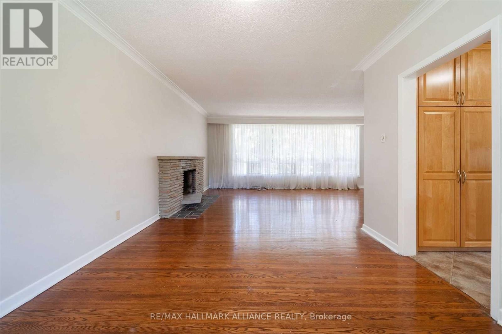 1346 Mississauga Road, Mississauga, ON - Indoor With Fireplace