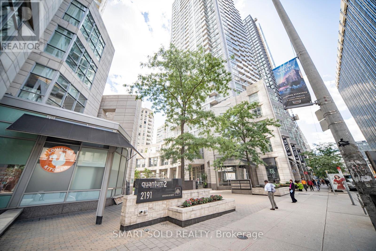 901 - 2191 Yonge Street, Toronto, ON - Outdoor