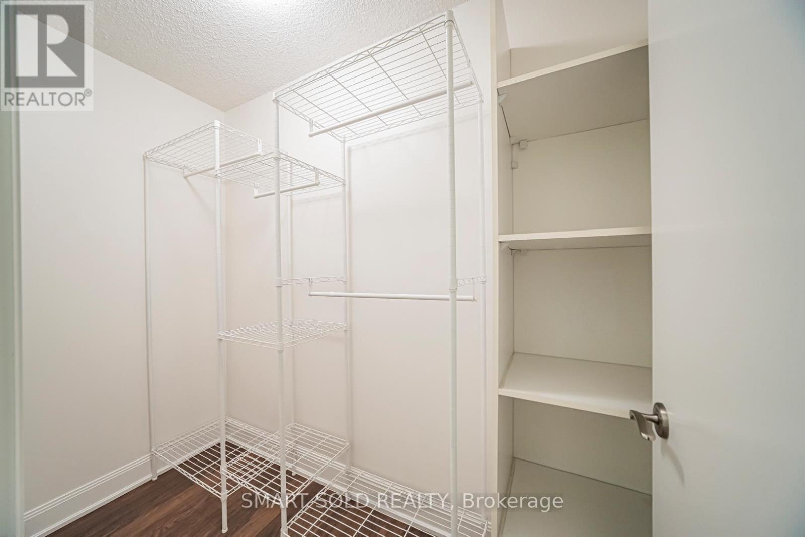 901 - 2191 Yonge Street, Toronto, ON - Indoor With Storage