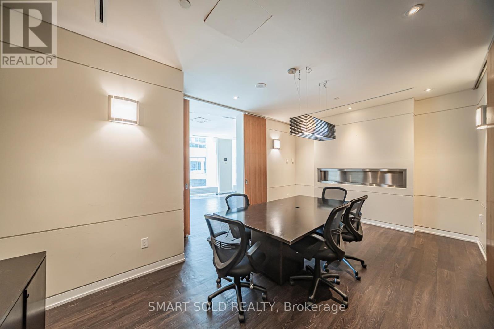 901 - 2191 Yonge Street, Toronto, ON - Indoor