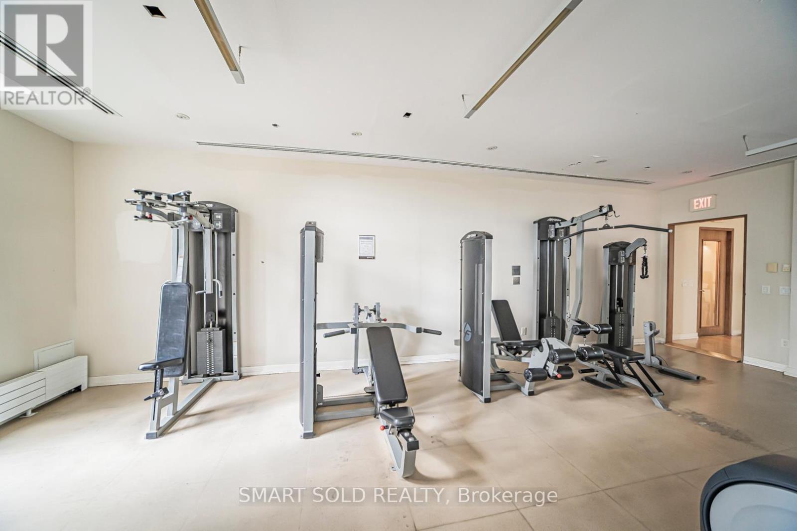 901 - 2191 Yonge Street, Toronto, ON - Indoor Photo Showing Gym Room