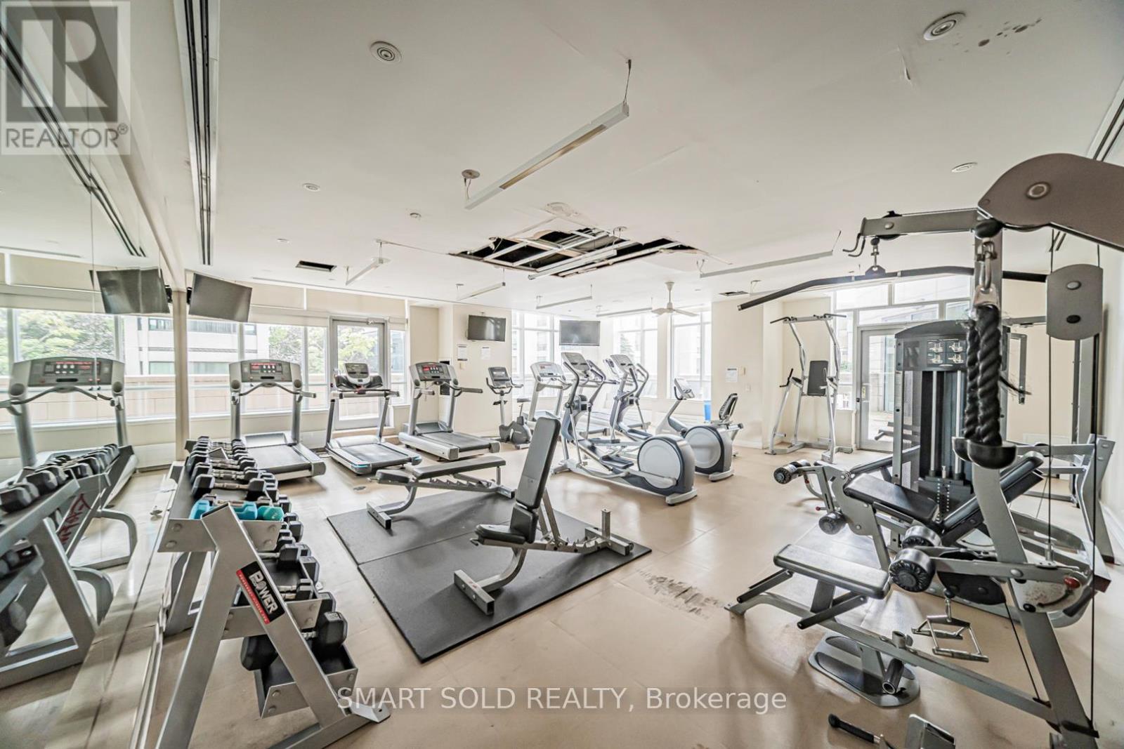 901 - 2191 Yonge Street, Toronto, ON - Indoor Photo Showing Gym Room