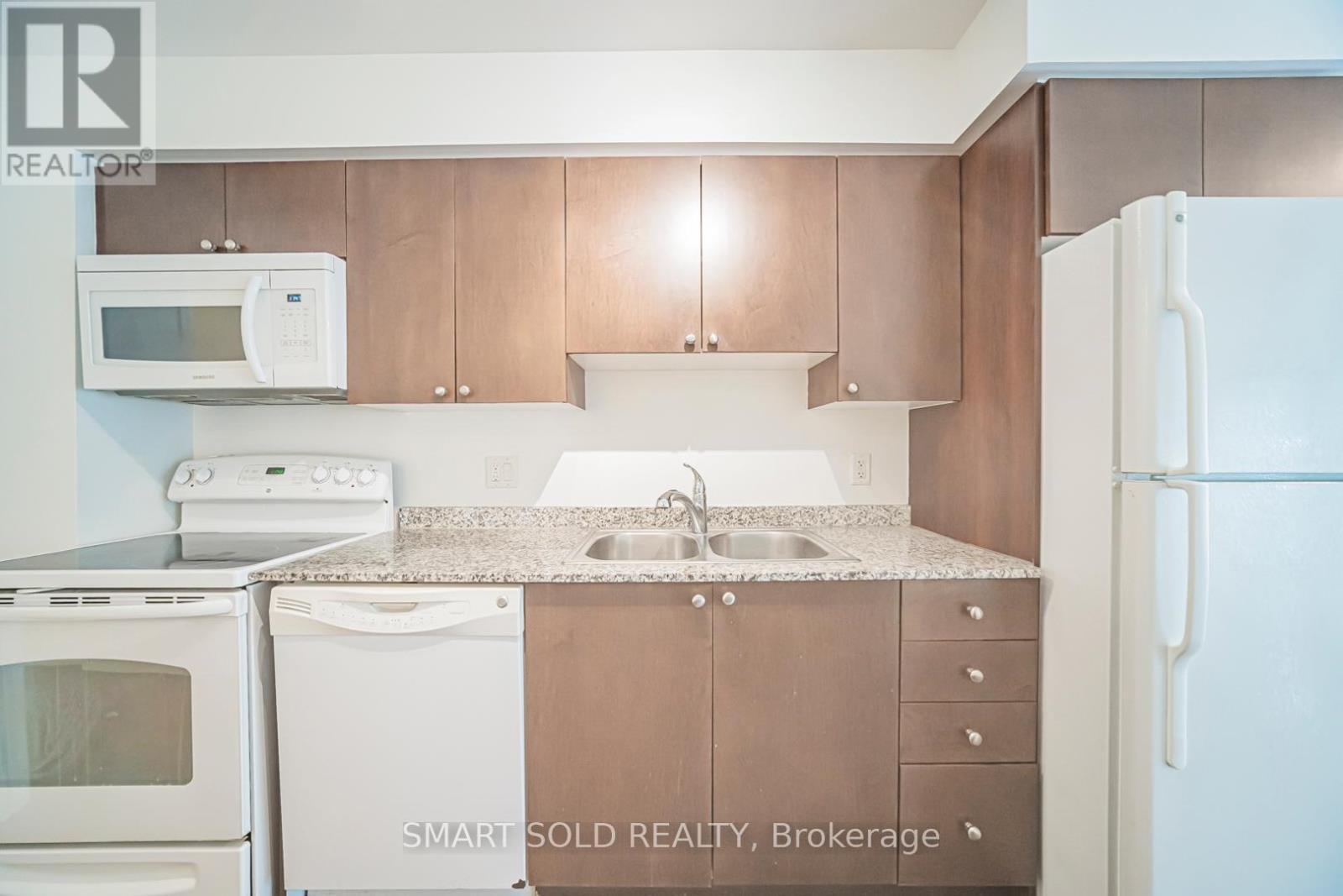 901 - 2191 Yonge Street, Toronto, ON - Indoor