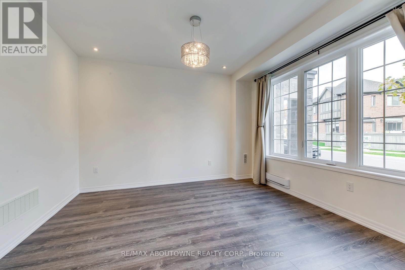 3338 Erasmum Street, Oakville, ON - Indoor Photo Showing Other Room