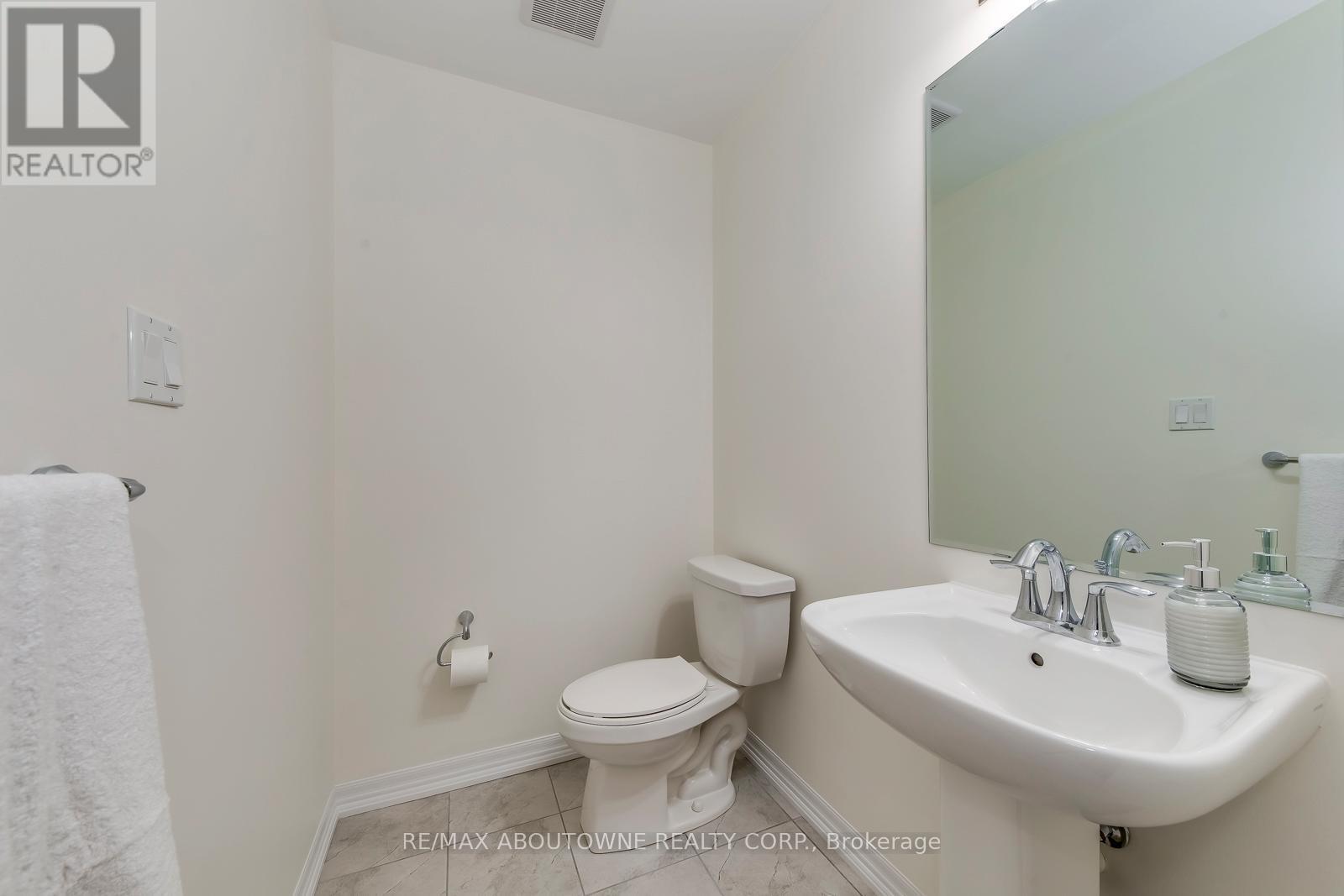 3338 Erasmum Street, Oakville, ON - Indoor Photo Showing Bathroom