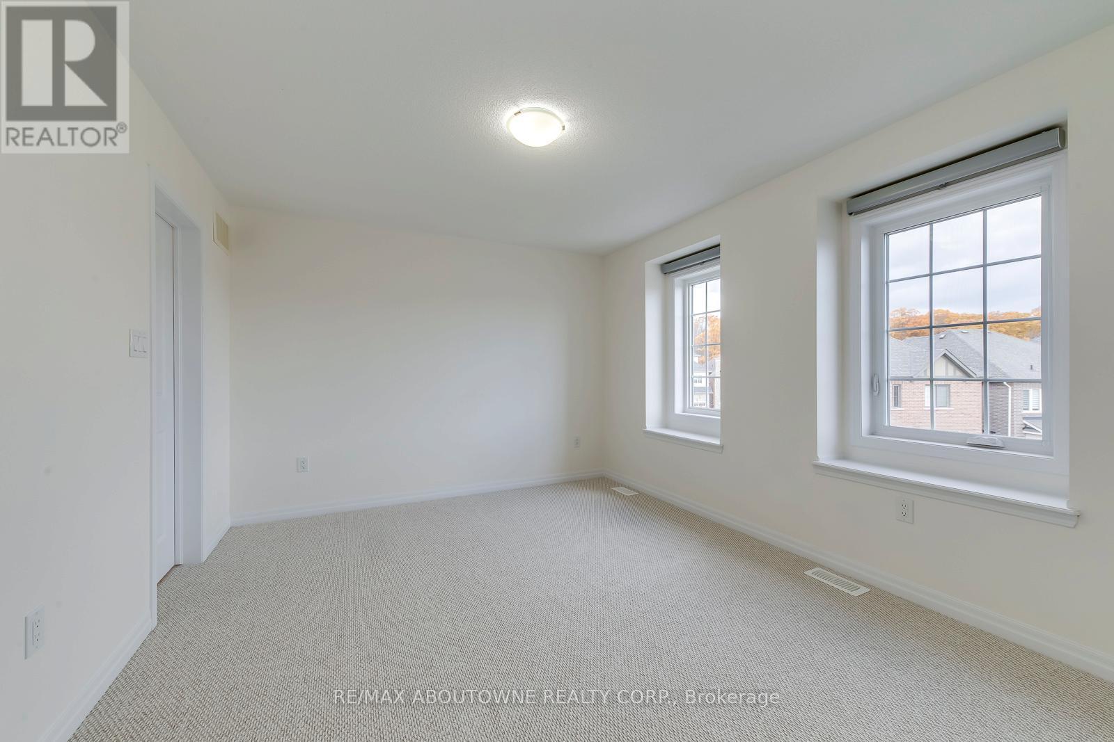 3338 Erasmum Street, Oakville, ON - Indoor Photo Showing Other Room