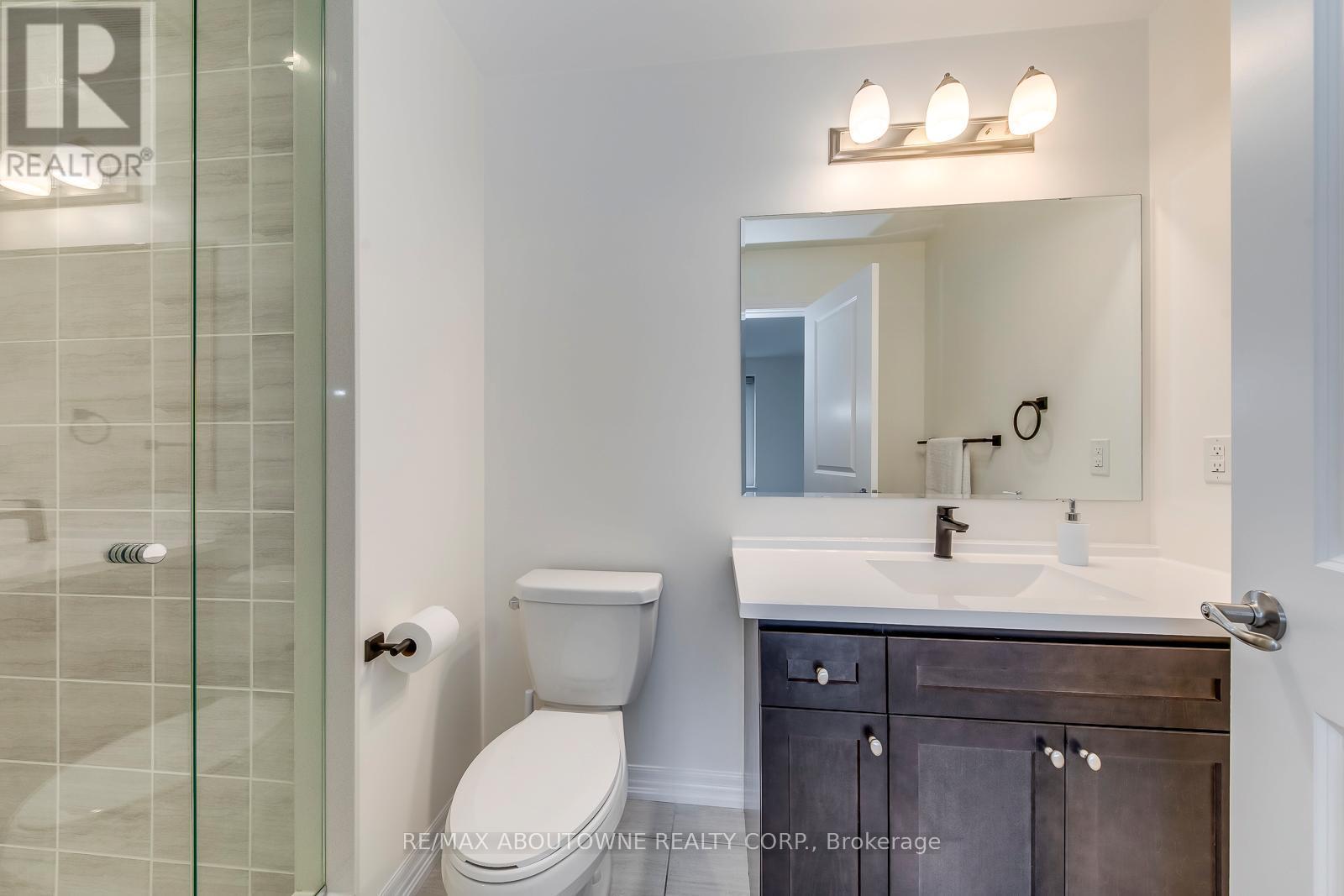 3338 Erasmum Street, Oakville, ON - Indoor Photo Showing Bathroom