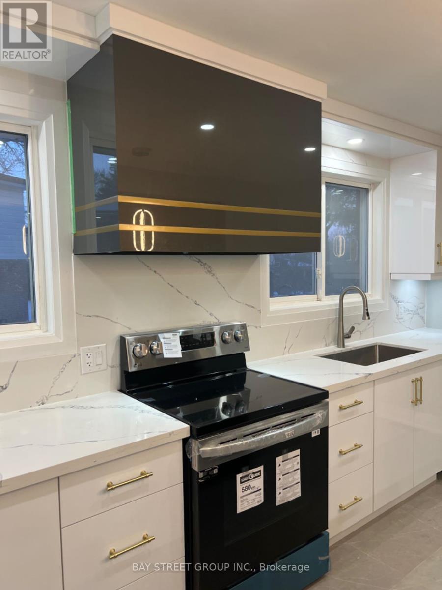 Main - 58 Erinlea Crescent, Toronto, ON - Indoor Photo Showing Kitchen