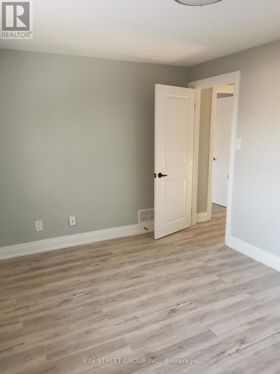 Main - 58 Erinlea Crescent, Toronto, ON - Indoor Photo Showing Other Room