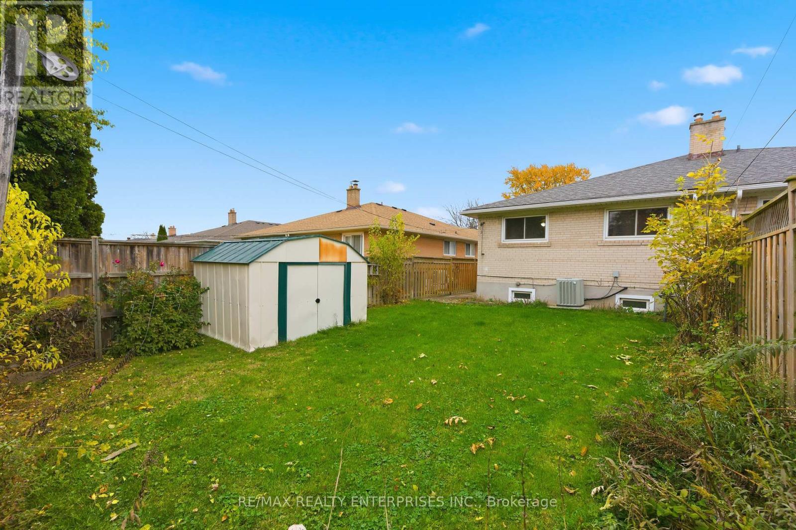 1731 Sandgate Crescent, Mississauga, ON - Outdoor