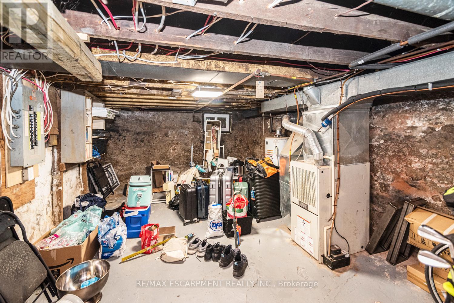 319 Hunter Street W, Hamilton, ON - Indoor Photo Showing Basement