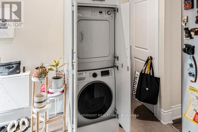 319 Hunter Street W, Hamilton, ON - Indoor Photo Showing Laundry Room