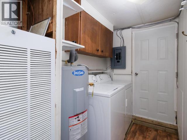 50-833 Range Road, Whitehorse, YT - Indoor Photo Showing Laundry Room