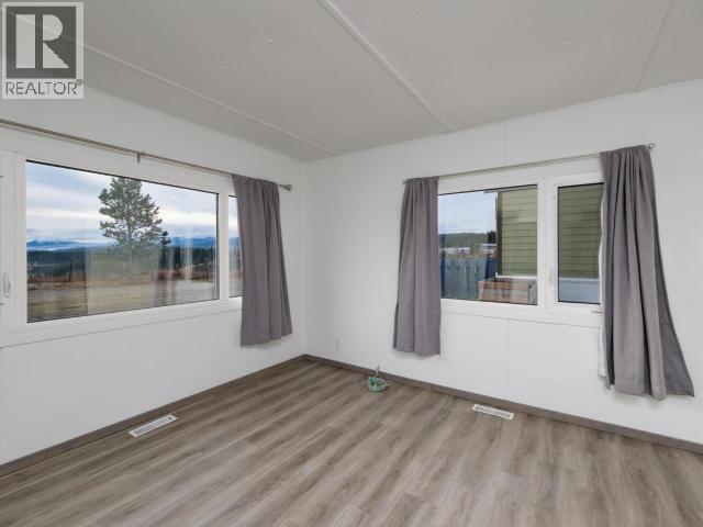 50-833 Range Road, Whitehorse, YT - Indoor Photo Showing Other Room