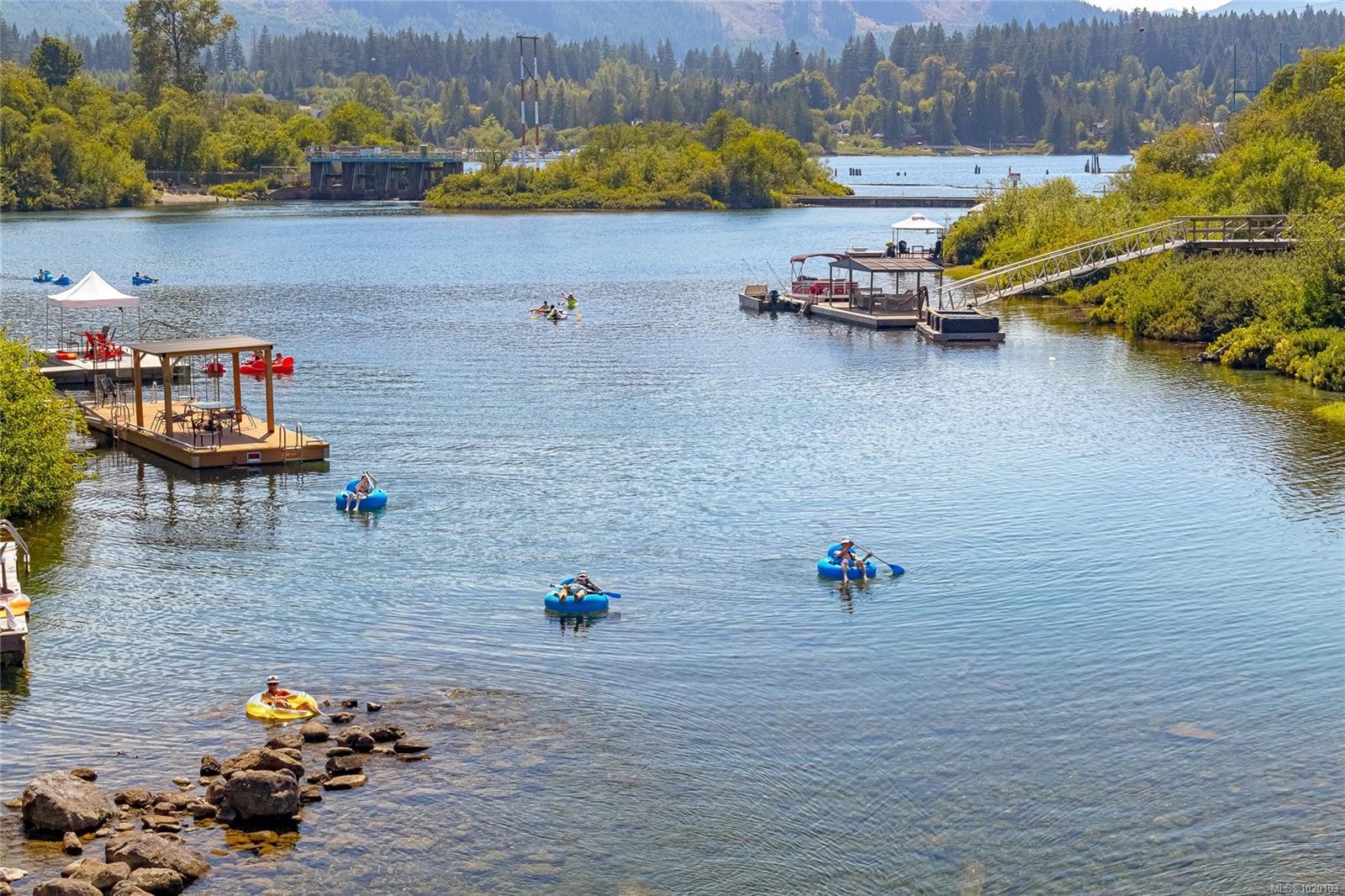 84 Lakeview Ave, Lake Cowichan, BC