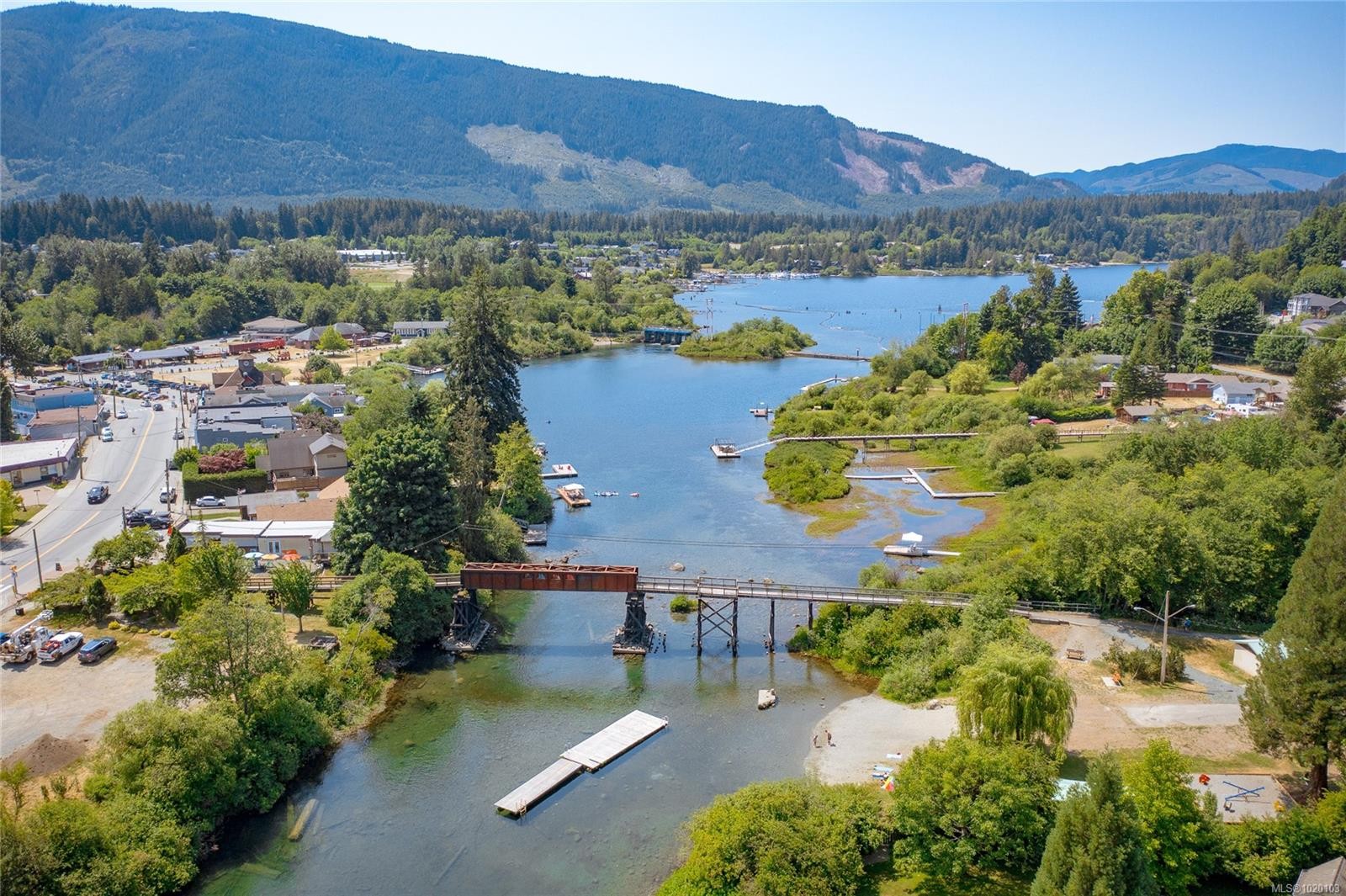 84 Lakeview Ave, Lake Cowichan, BC