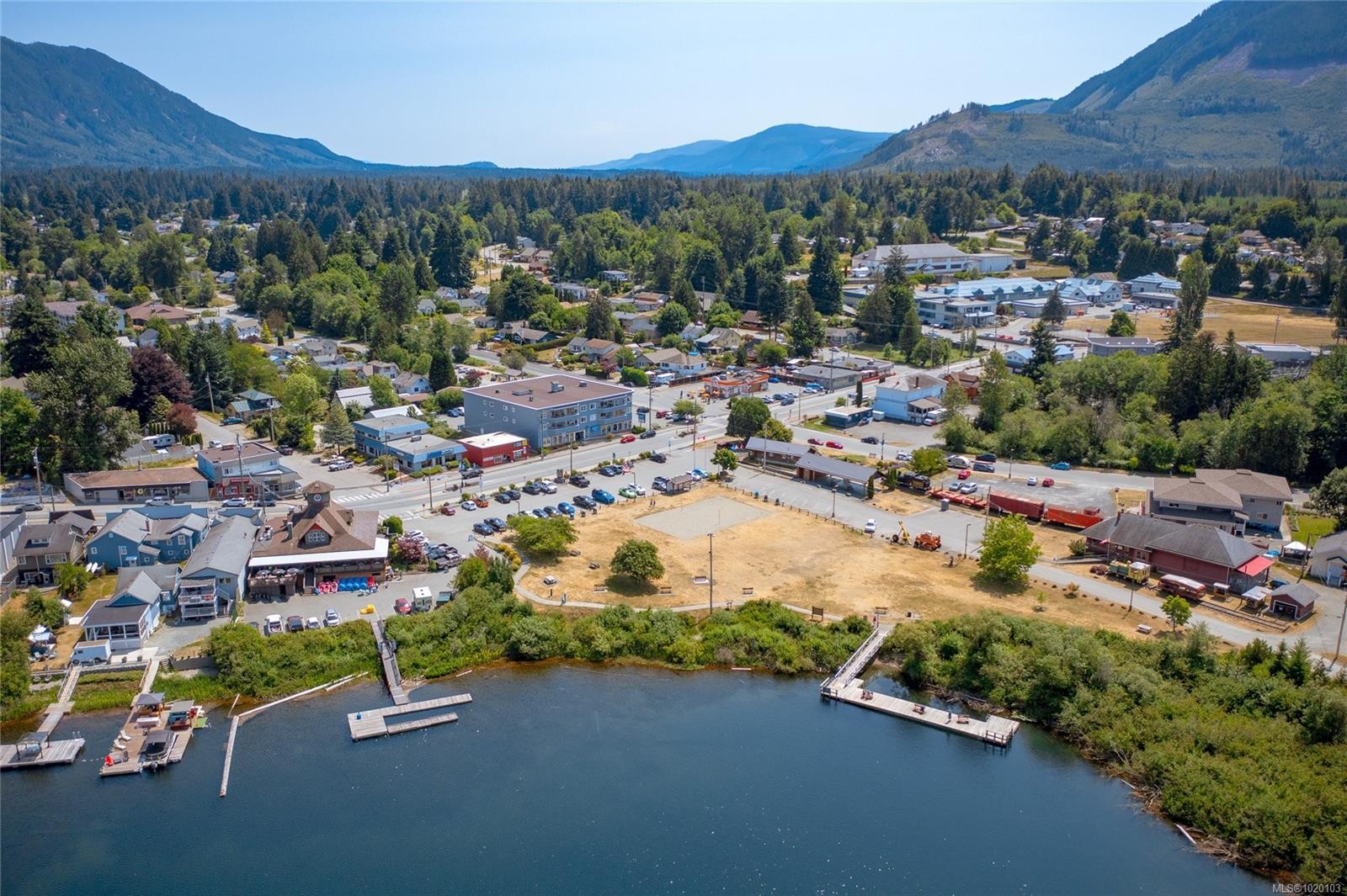 84 Lakeview Ave, Lake Cowichan, BC