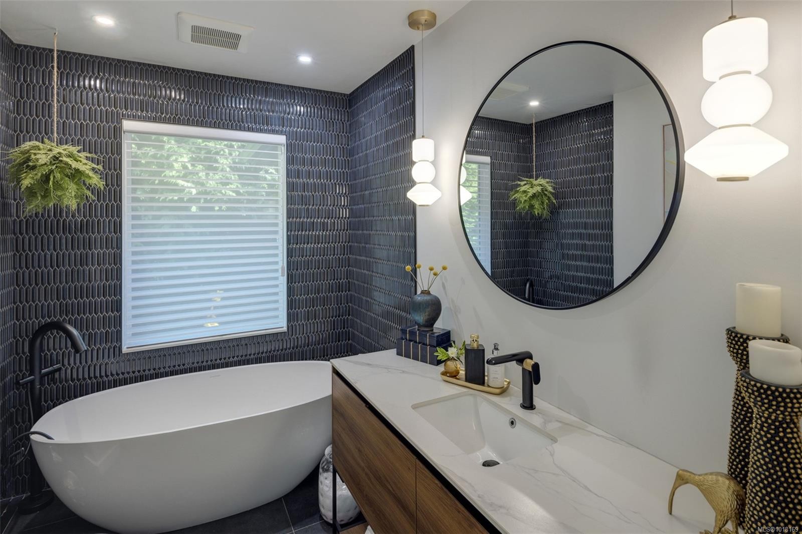 41 Tovey Cres, View Royal, BC