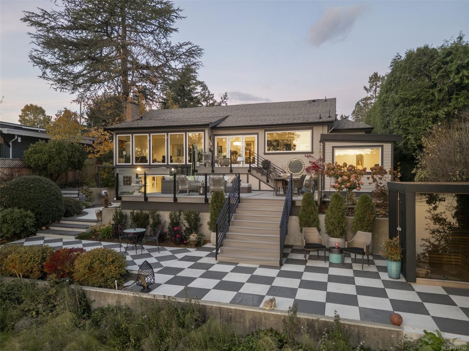 41 Tovey Cres, View Royal, BC