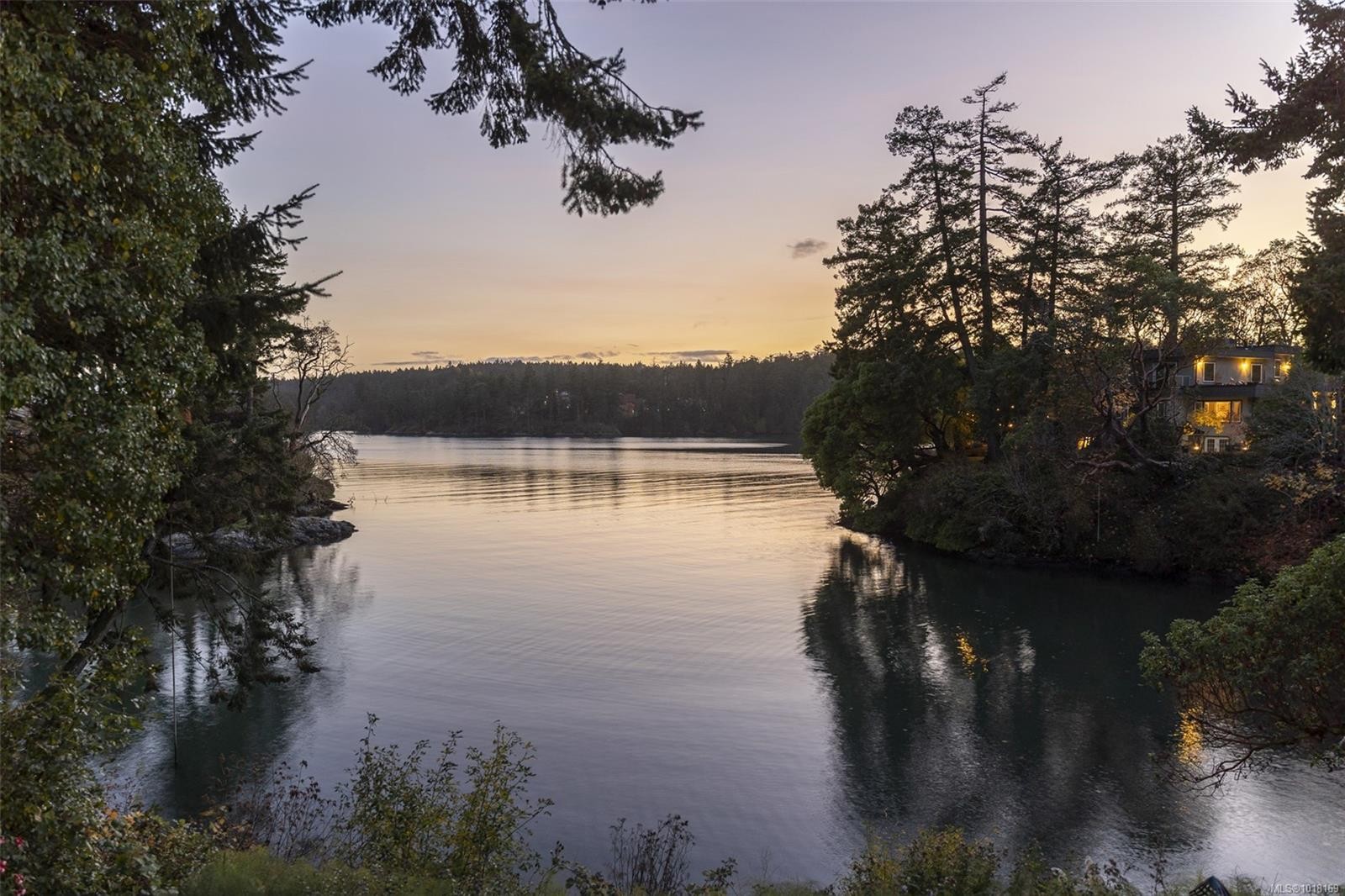 41 Tovey Cres, View Royal, BC