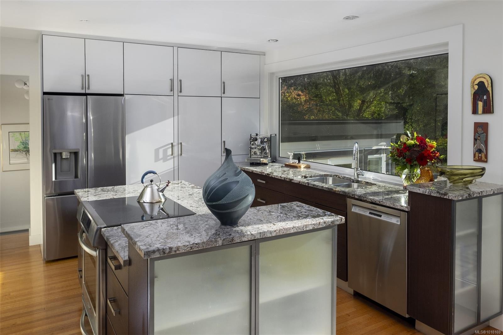 41 Tovey Cres, View Royal, BC