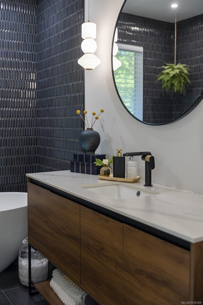 41 Tovey Cres, View Royal, BC