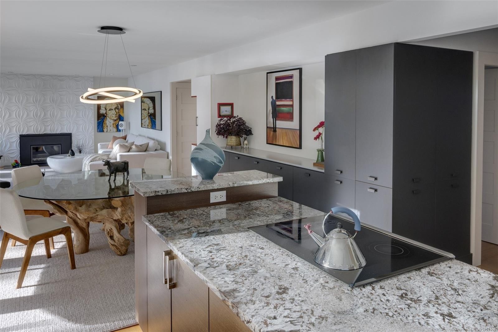 41 Tovey Cres, View Royal, BC