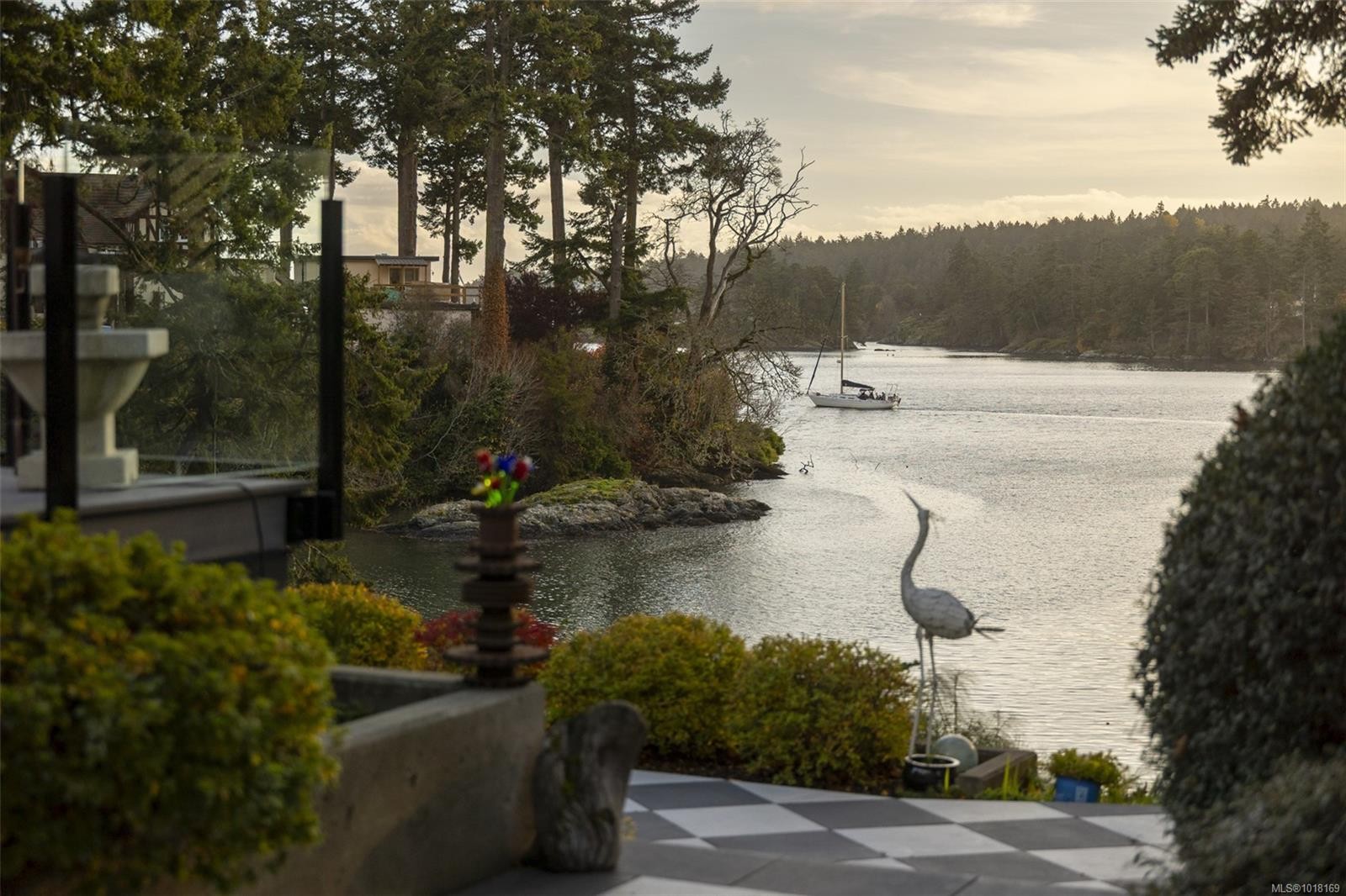 41 Tovey Cres, View Royal, BC