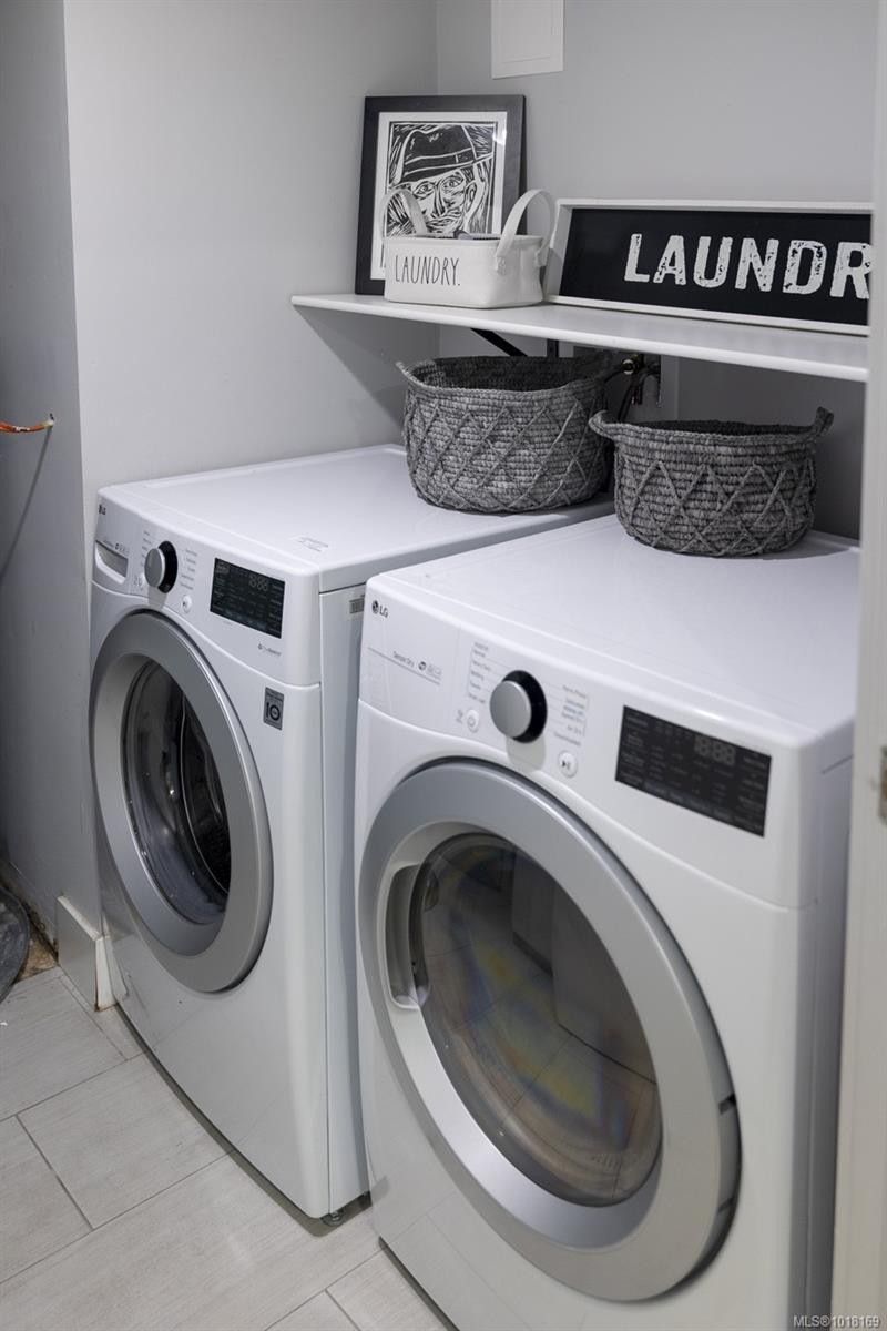 41 Tovey Cres, View Royal, BC