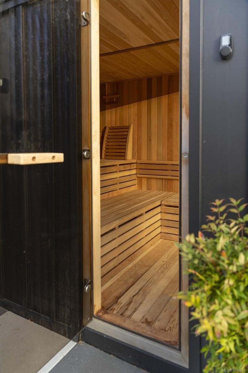 41 Tovey Cres, View Royal, BC